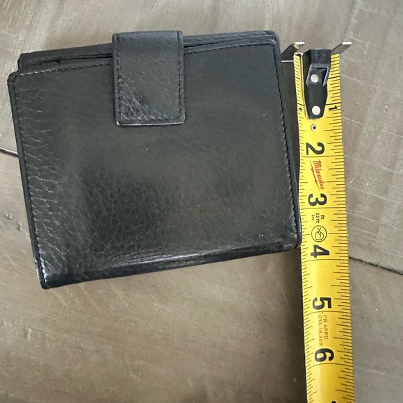 Salvatore Ferragamo Gold Bow Black Leather Bifold Wallet - Picture 9 of 9